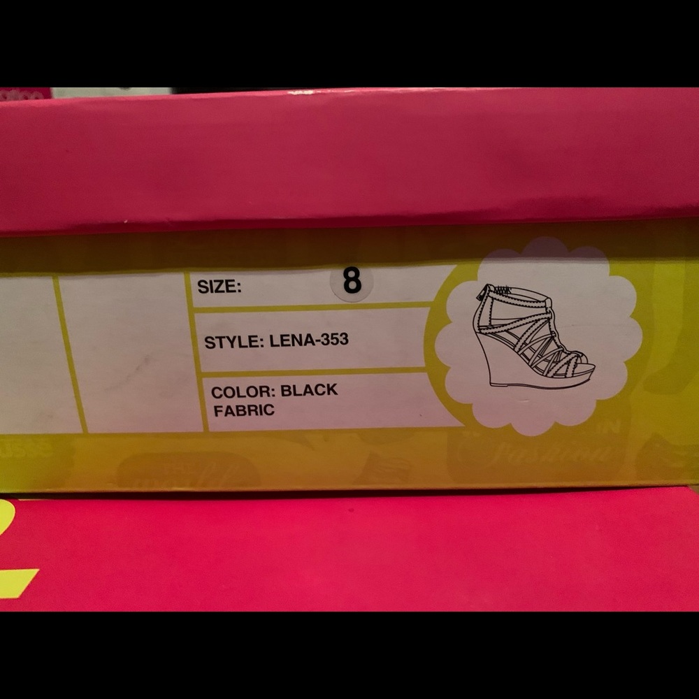 CHARLOTTE RUSSE LENA Wedges - Picture 4 of 4